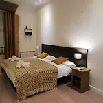 Amona Teresa San Sebastián